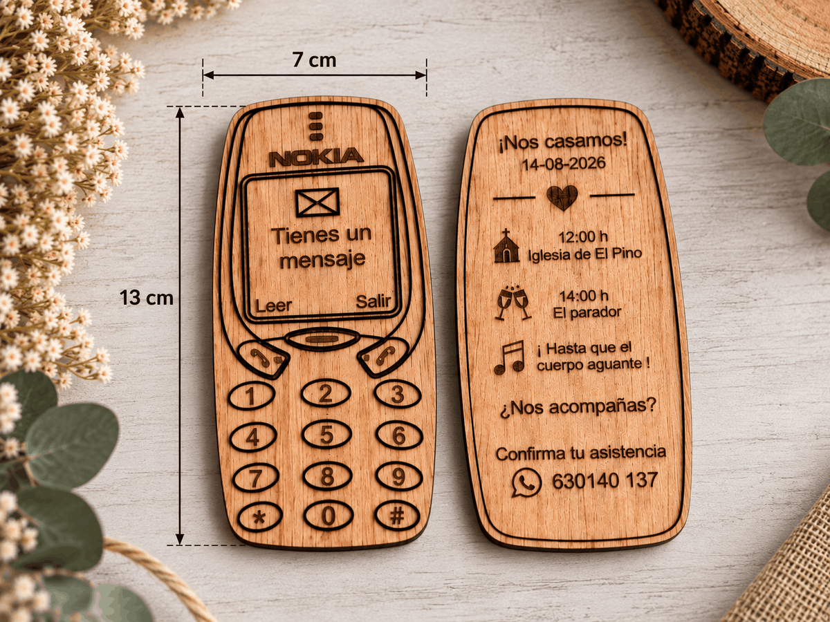 Invitación de boda de madera personalizada con forma de móvil vintage
