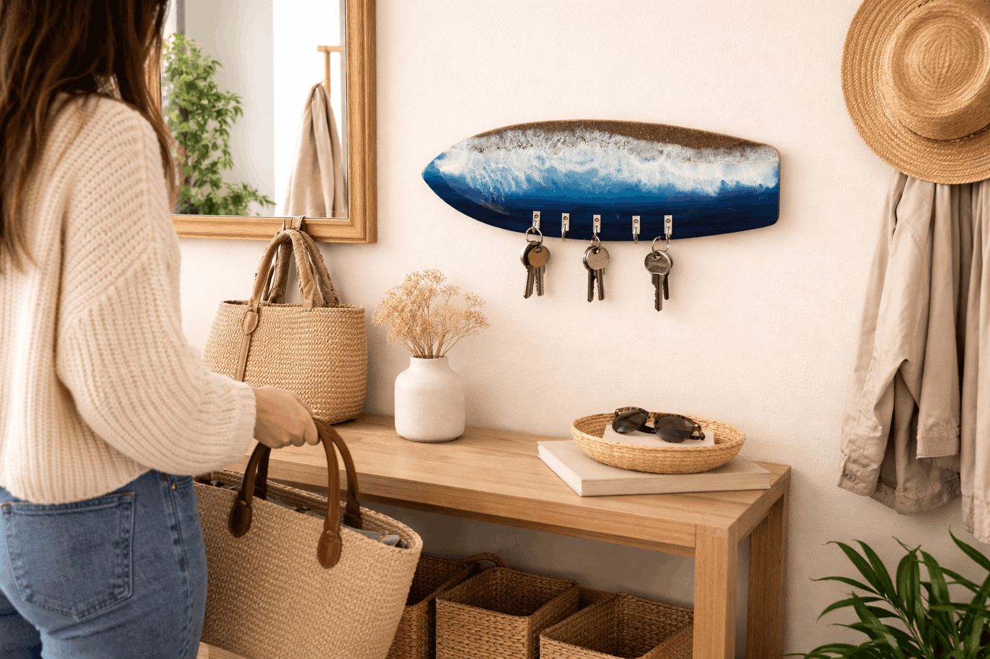 Colgador de llaves artesanal efecto mar en resina y madera – 6 ganchos