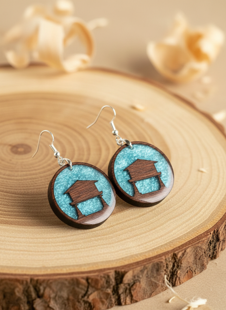 Pendientes artesanales de madera y resina hechos a mano en Asturias