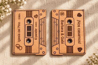 Invitación de boda de madera personalizada con forma de casete