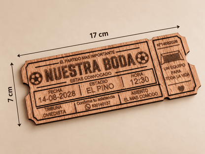 Invitación de boda de madera personalizada con forma de entrada de fútbol