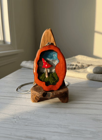Colgante artesanal “Brotar II” – Madera y resina