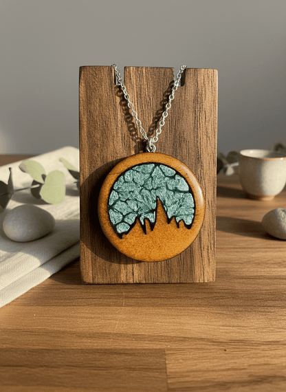 Colgante artesanal “Cordal” – Madera y resina