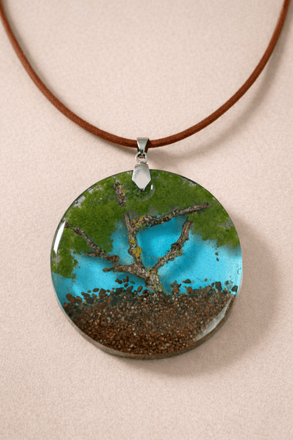 Colgante artesanal “Paisaje interior II” – Resina