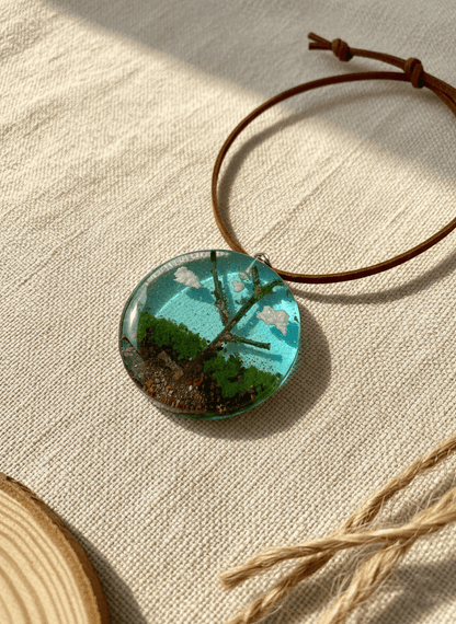 Colgante artesanal “Paisaje interior I” – Resina