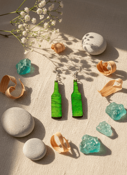 Pendientes artesanales botella de sidra – Madera pintada a mano