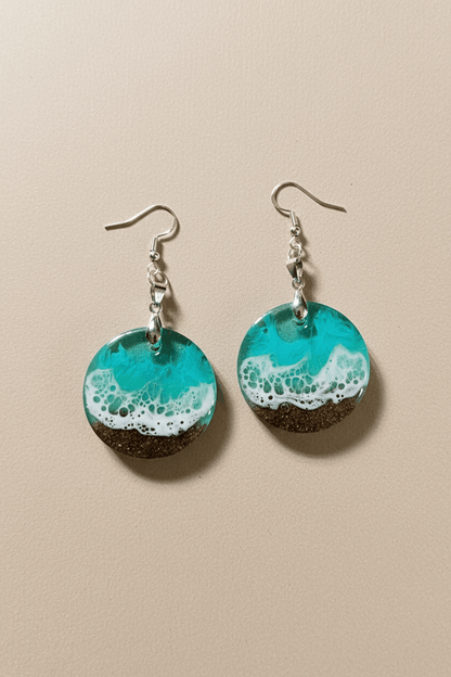 Pendientes artesanales mar Cantábrico – Resina y arena natural