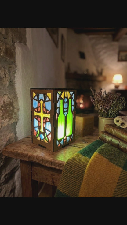 Lámpara decorativa de madera con luz LED – diseño asturiano artesanal