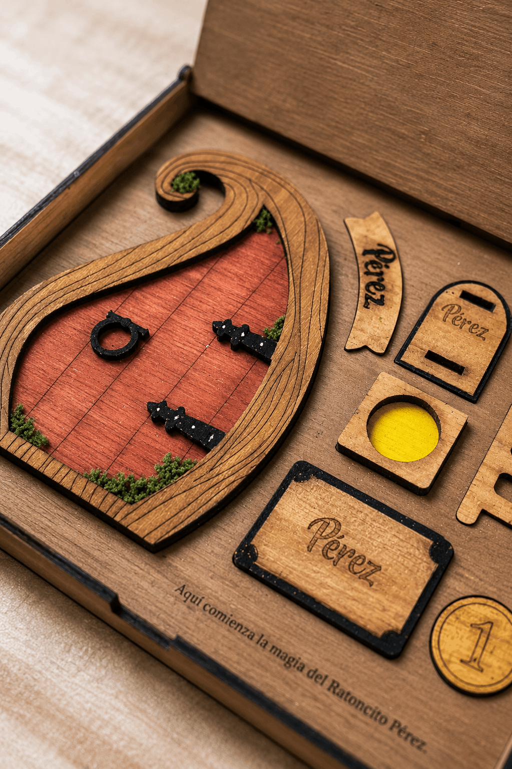 Puerta del Ratoncito Pérez de madera artesanal con caja regalo