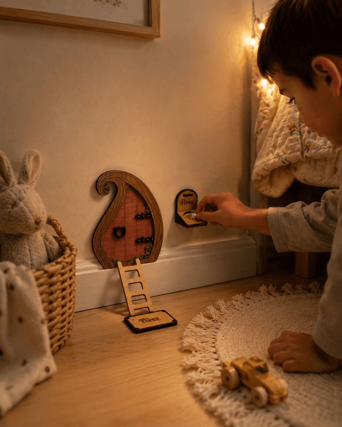 Puerta del Ratoncito Pérez de madera artesanal con caja regalo