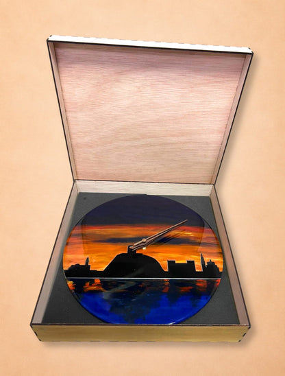 Reloj artesanal skyline de Gijón pintado a mano – Pieza única