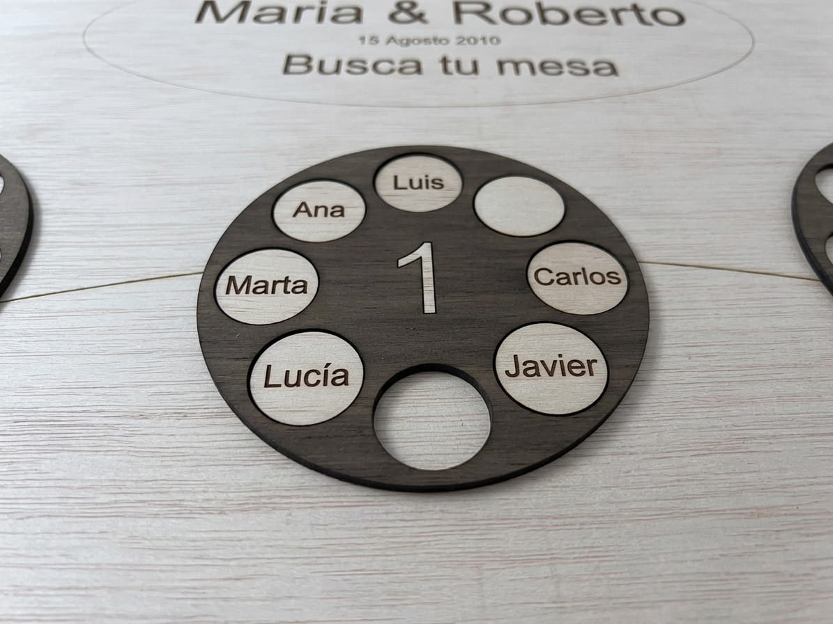 Seating plan boda madera personalizado | Plan de mesas con nombres invitados